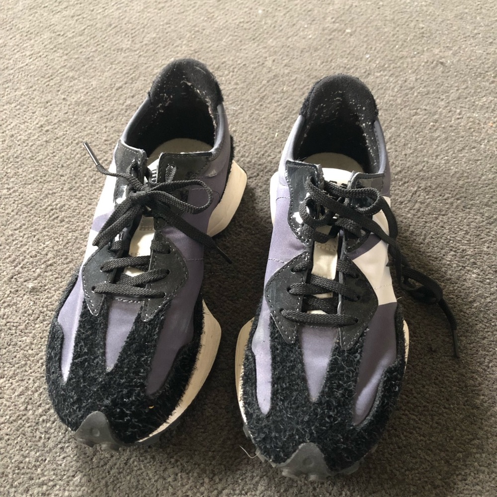 Gently worn new balance 327’s in a black and navy blue color way